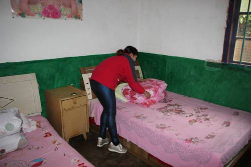 image004